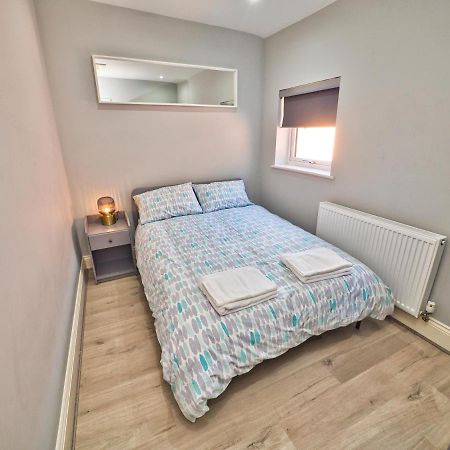 Stunning Property Fully Refurbished เบอร์มิงแฮม ภายนอก รูปภาพ