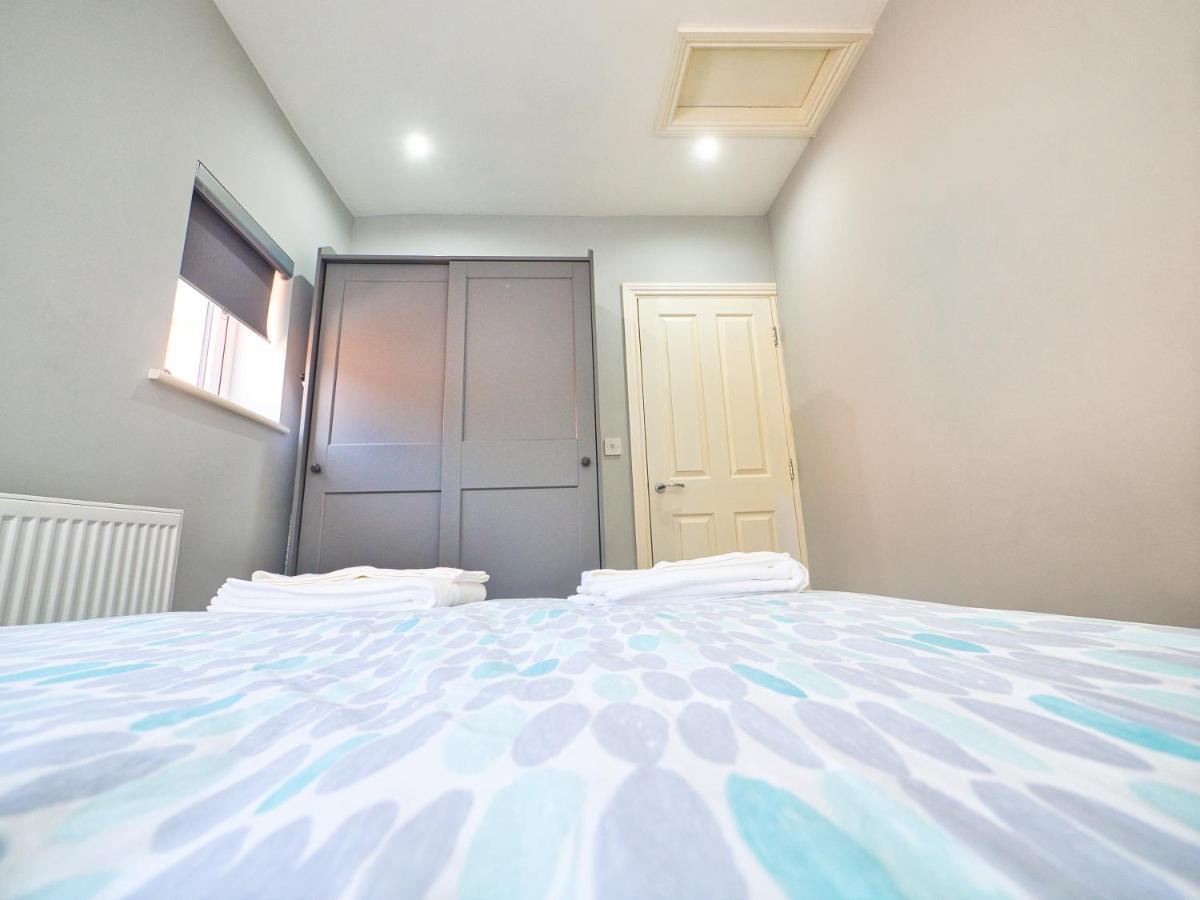Stunning Property Fully Refurbished เบอร์มิงแฮม ภายนอก รูปภาพ