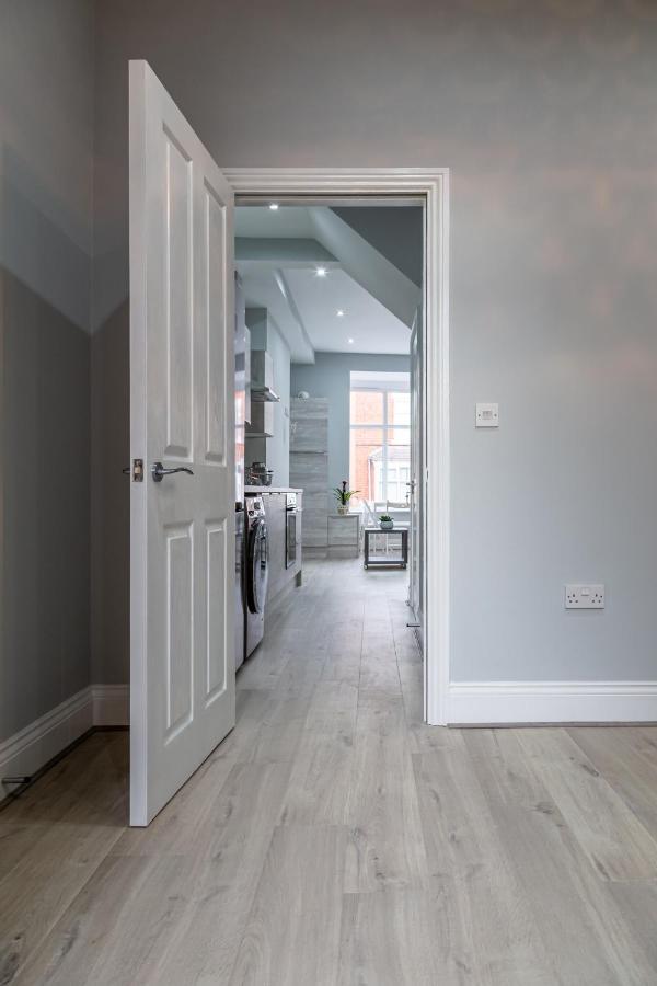 Stunning Property Fully Refurbished เบอร์มิงแฮม ภายนอก รูปภาพ