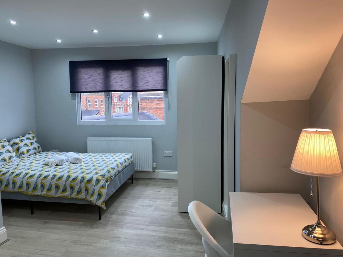 Stunning Property Fully Refurbished เบอร์มิงแฮม ภายนอก รูปภาพ