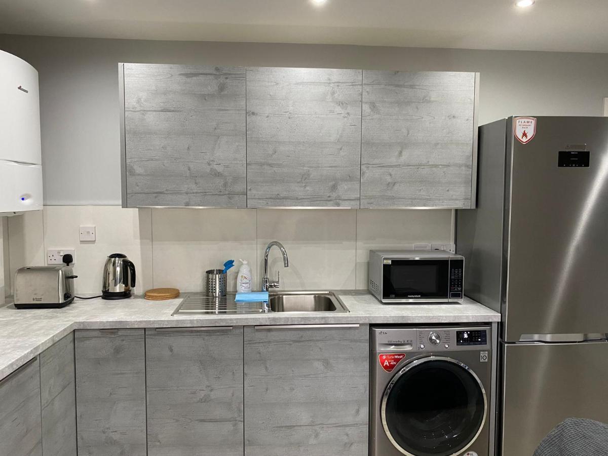 Stunning Property Fully Refurbished เบอร์มิงแฮม ภายนอก รูปภาพ